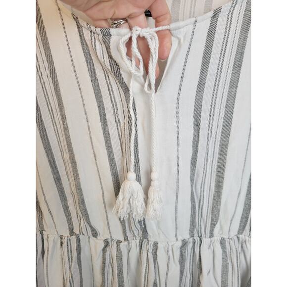 Torrid Top Peplum Women's Size 3X Gray White Striped Tie Neck Tassel Sleeveless - Picture 6 of 10